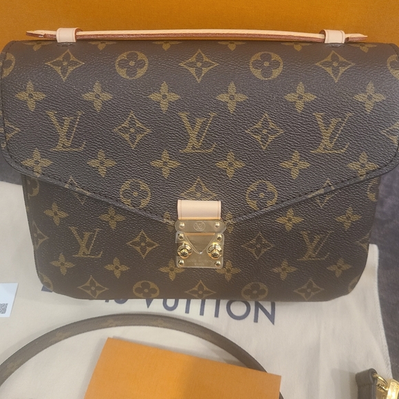 🎁 BRAND NEW LOUIS VUITTON POCHETTE METIS PURCHASED 12/21 - Picture 2 of 15